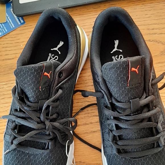 Ladies Puma Sneakers - Picture 7 of 10